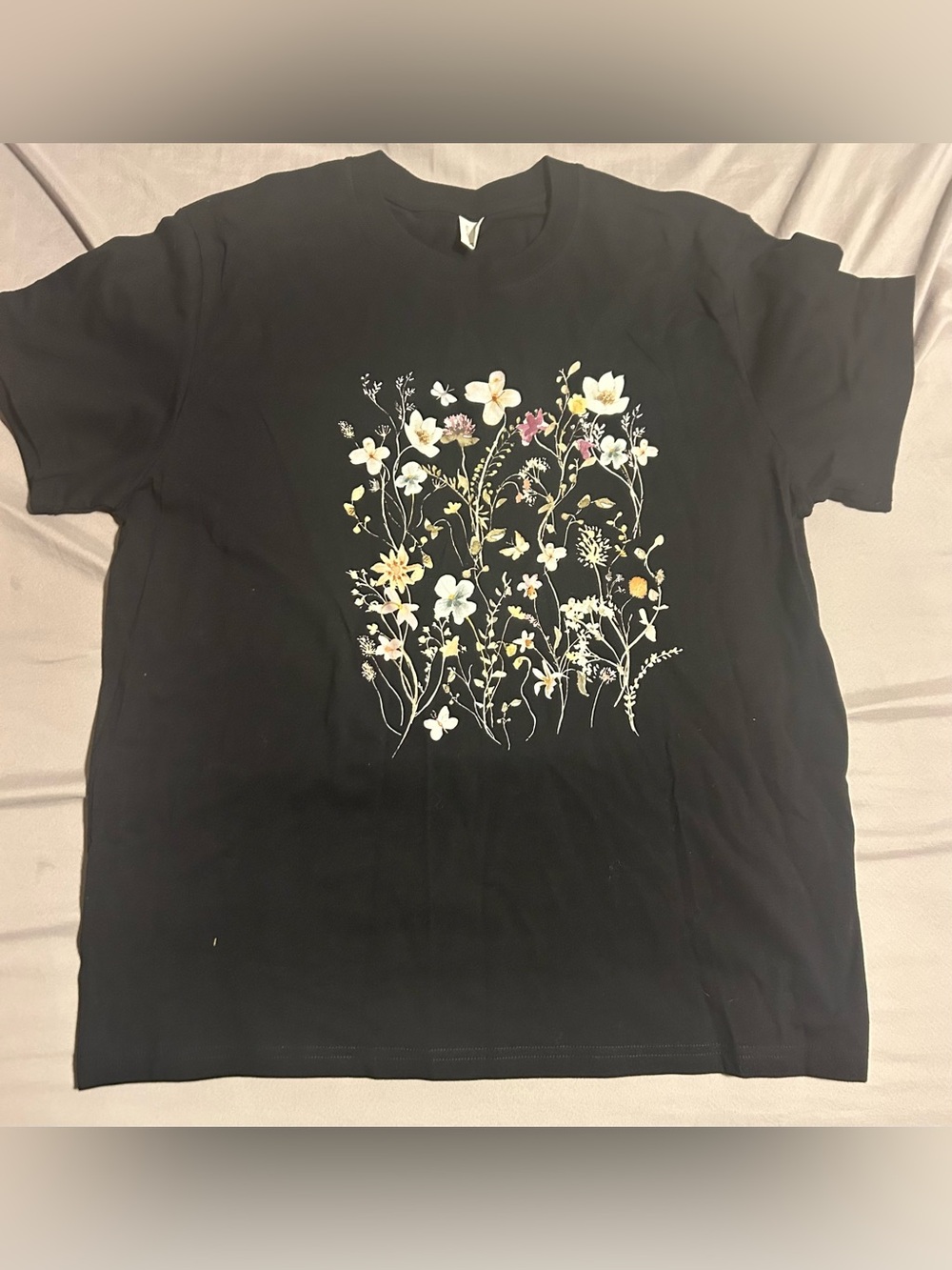 Black Short Sleeve Tee w/ White and Pastel Floral Print-size l